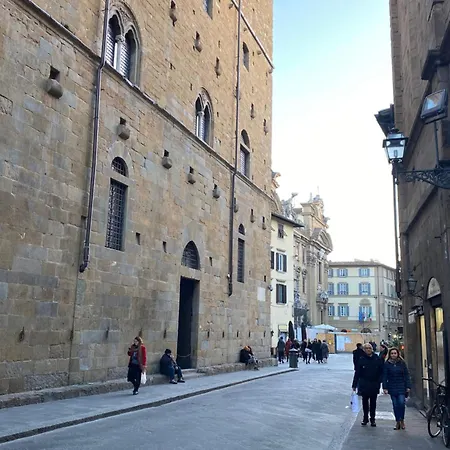 Un Bacio A Apartament *